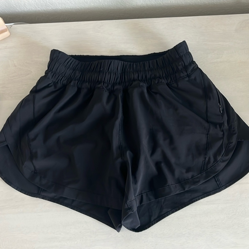 Lululemon tracker short 6